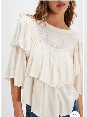 Free people ROSE PARTY TEE
NWT
